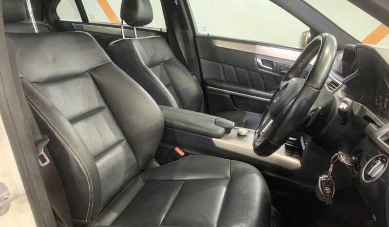 
								2012 Mercedes Benz E-CLASS 1.8 200 CGI BLUEEFCY (A) FULL LOAN /ONE OWNER / TIPTOP CONDITION / 1 YEAR WARRANTY full									