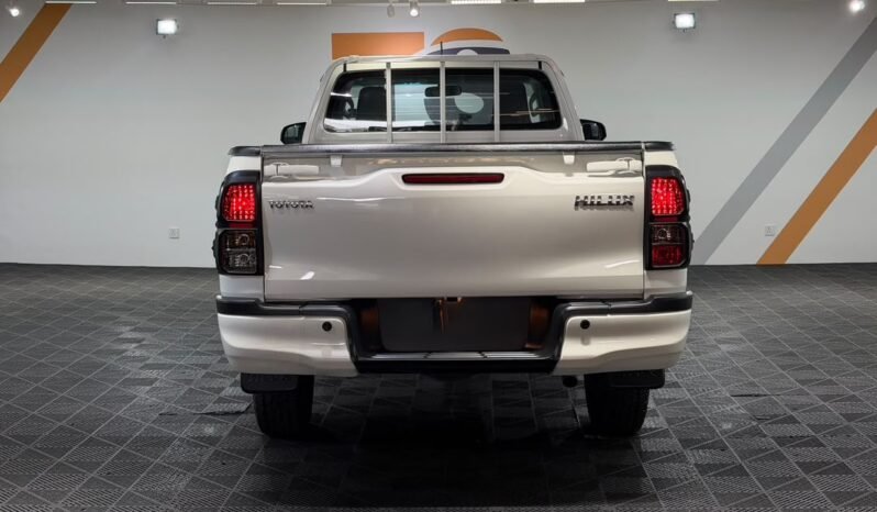 
								TOYOTA HILUX 2.4L FACELIFT (MT) full									