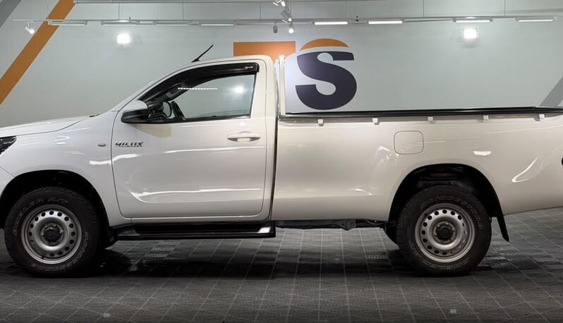 
								TOYOTA HILUX 2.4L FACELIFT (MT) full									