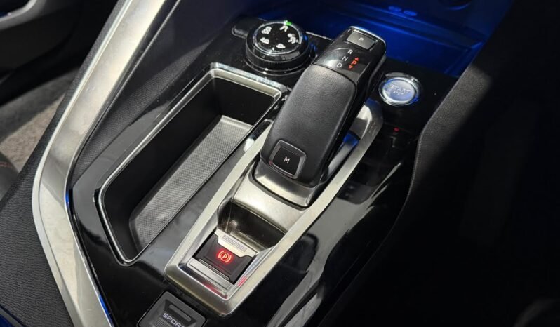 
								PEUGEOT 5008 ALLURE THP 1.6 AT full									