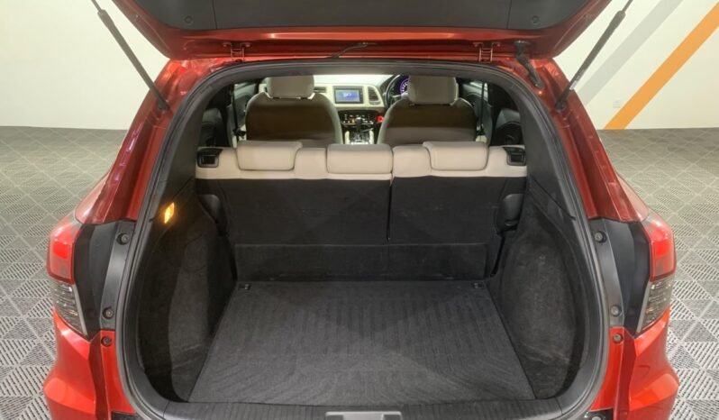
								HONDA HRV 1.8L RS (AT) full									