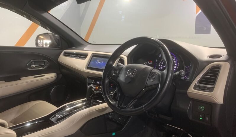 
								HONDA HRV 1.8L RS (AT) full									