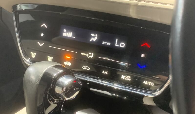 
								HONDA HRV 1.8L RS (AT) full									
