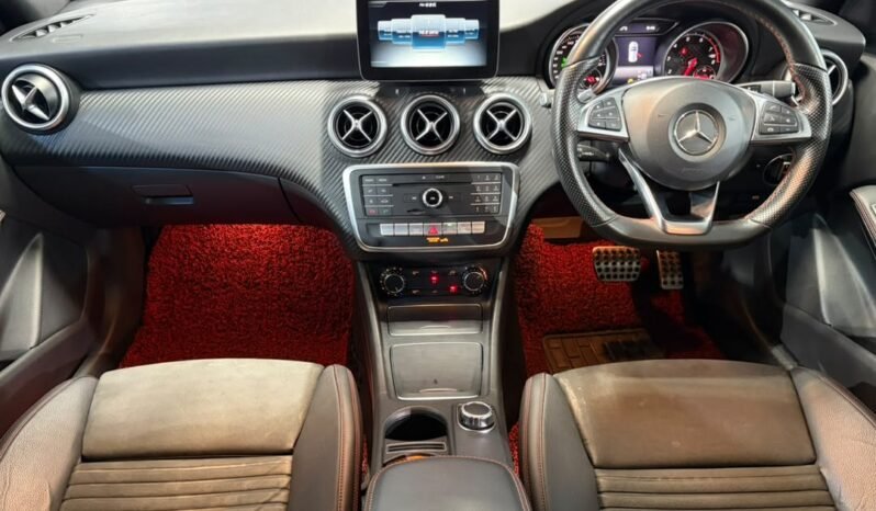 
								MERCEDES BENZ A200 1.6 (AT) full									