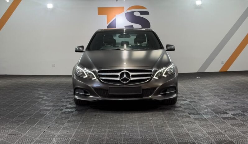 
								MERCEDES BENZ E250 CGI 2.0 (AT) full									