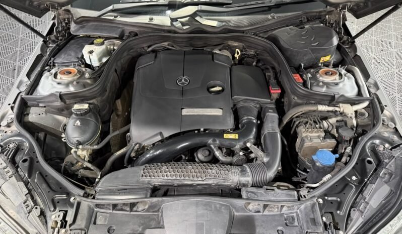 
								MERCEDES BENZ E250 CGI 2.0 (AT) full									