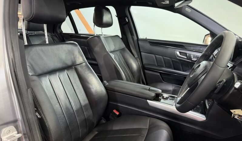 
								MERCEDES BENZ E250 CGI 2.0 (AT) full									