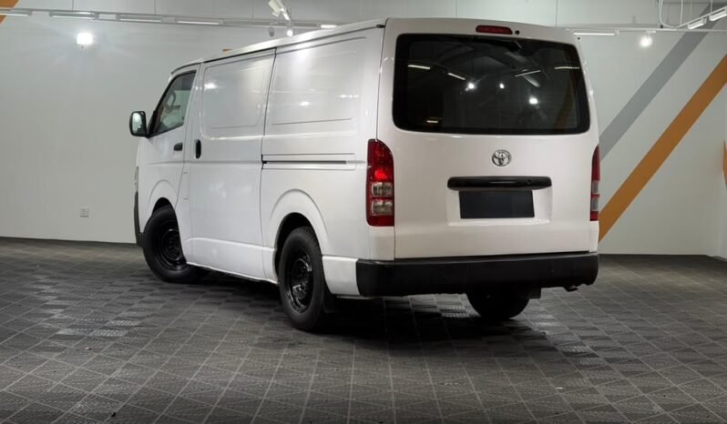 
								TOYOTA HIACE PANEL VAN 2.5 D (M) full									
