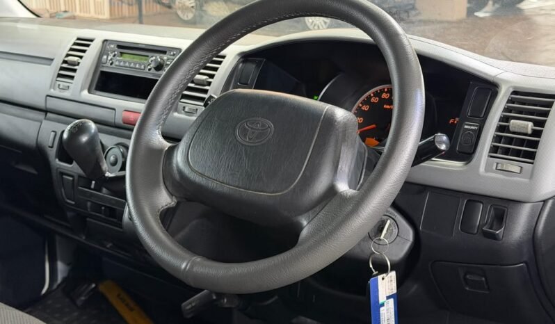 
								TOYOTA HIACE PANEL VAN 2.5 D (M) full									