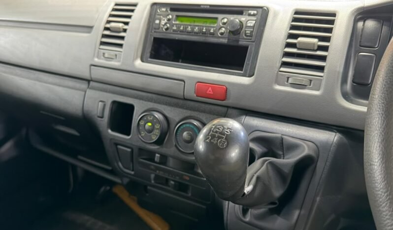 
								TOYOTA HIACE PANEL VAN 2.5 D (M) full									