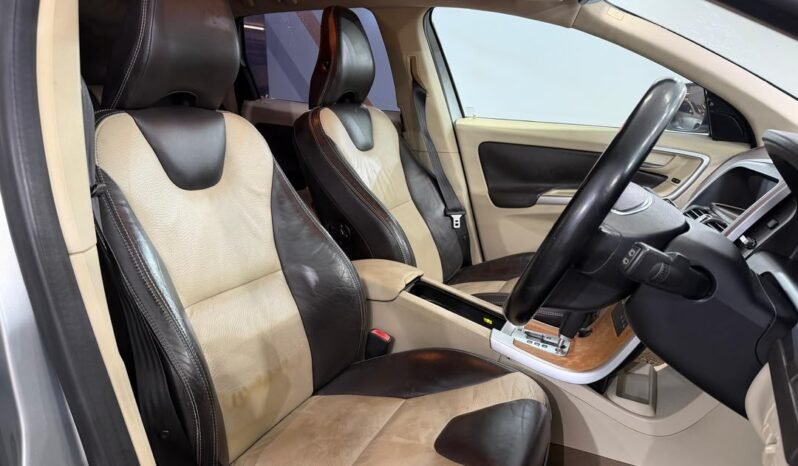 
								VOLVO XC60 2.0L T (A) full									