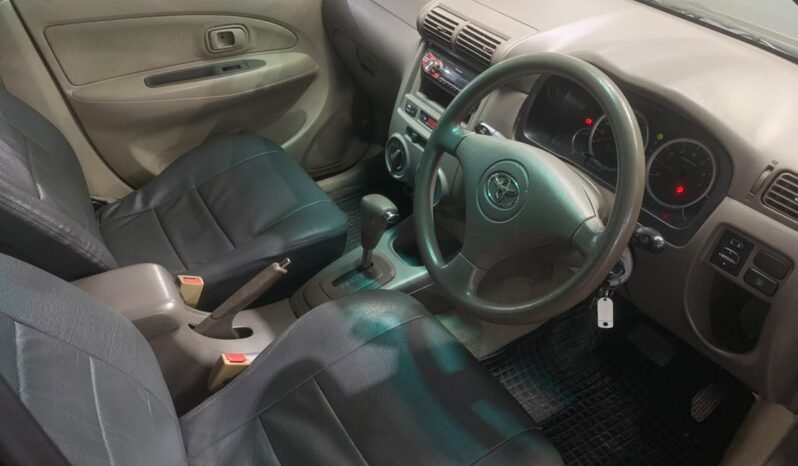
								TOYOTA AVANZA 1.3 E (A) full									